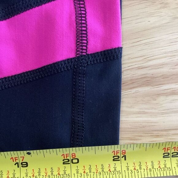 Ladies Lululemon 3/4 Length  Leggings‎ medium - Picture 7 of 7